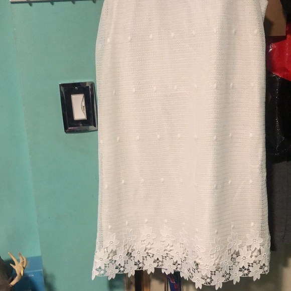 White laced Ann Taylor dress. - Picture 2 of 5